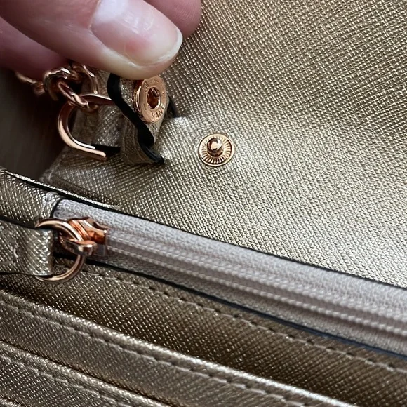 Michael Kors 3 in 1 Crossbody in Rose Gold - Picture 8 of 15